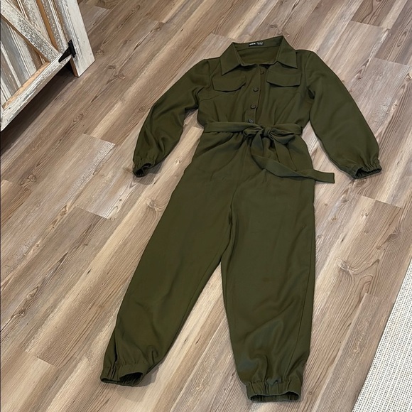 SHEIN Green Utility Jumpsuit with Belted Waist - Picture 7 of 7